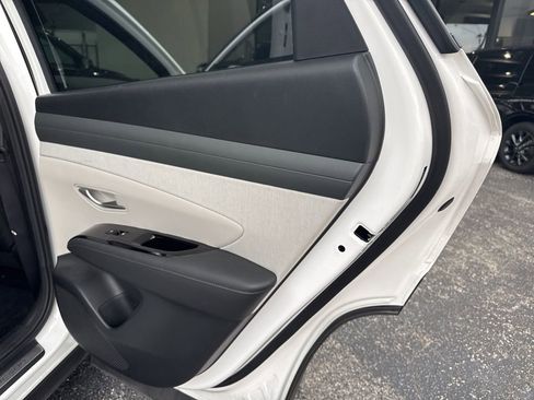 Used 2025 Hyundai Tucson Limited image 23
