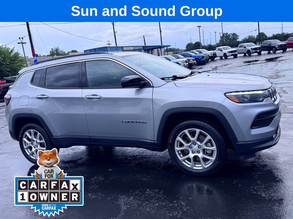 Used 2023 Jeep Compass Latitude w/ Sun and Sound Group AWD/4WD image 1
