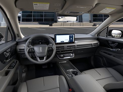 New 2026 Lincoln Corsair Premiere image 8