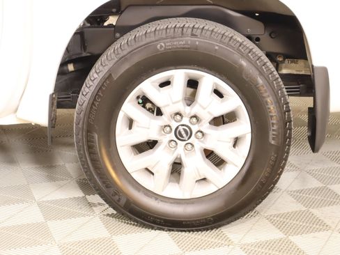 Used 2024 Nissan Frontier SV w/ SV Convenience Package image 18