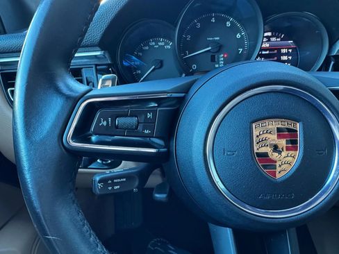 Used 2022 Porsche Macan Sport Edition w/ Premium Package Plus image 14