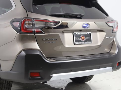 Used 2023 Subaru Outback Limited image 23
