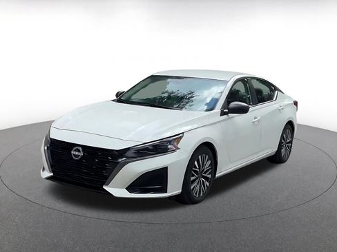 Used 2026 Nissan Altima 2.5 SV FWD image 7