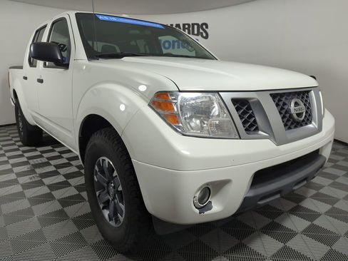 Used 2015 Nissan Frontier Desert Runner RWD image 6