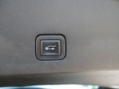 Used 2020 Cadillac XT6 Premium Luxury image 11