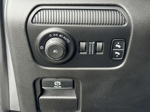 Used 2022 Jeep Wagoneer Series II RWD image 33