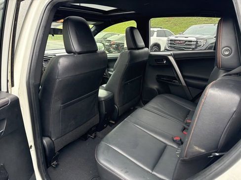 Used 2016 Toyota RAV4 SE FWD image 6