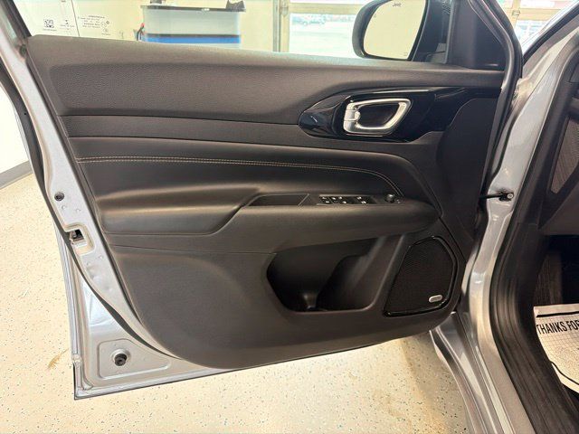 Used 2022 Jeep Compass High Altitude AWD/4WD image 41