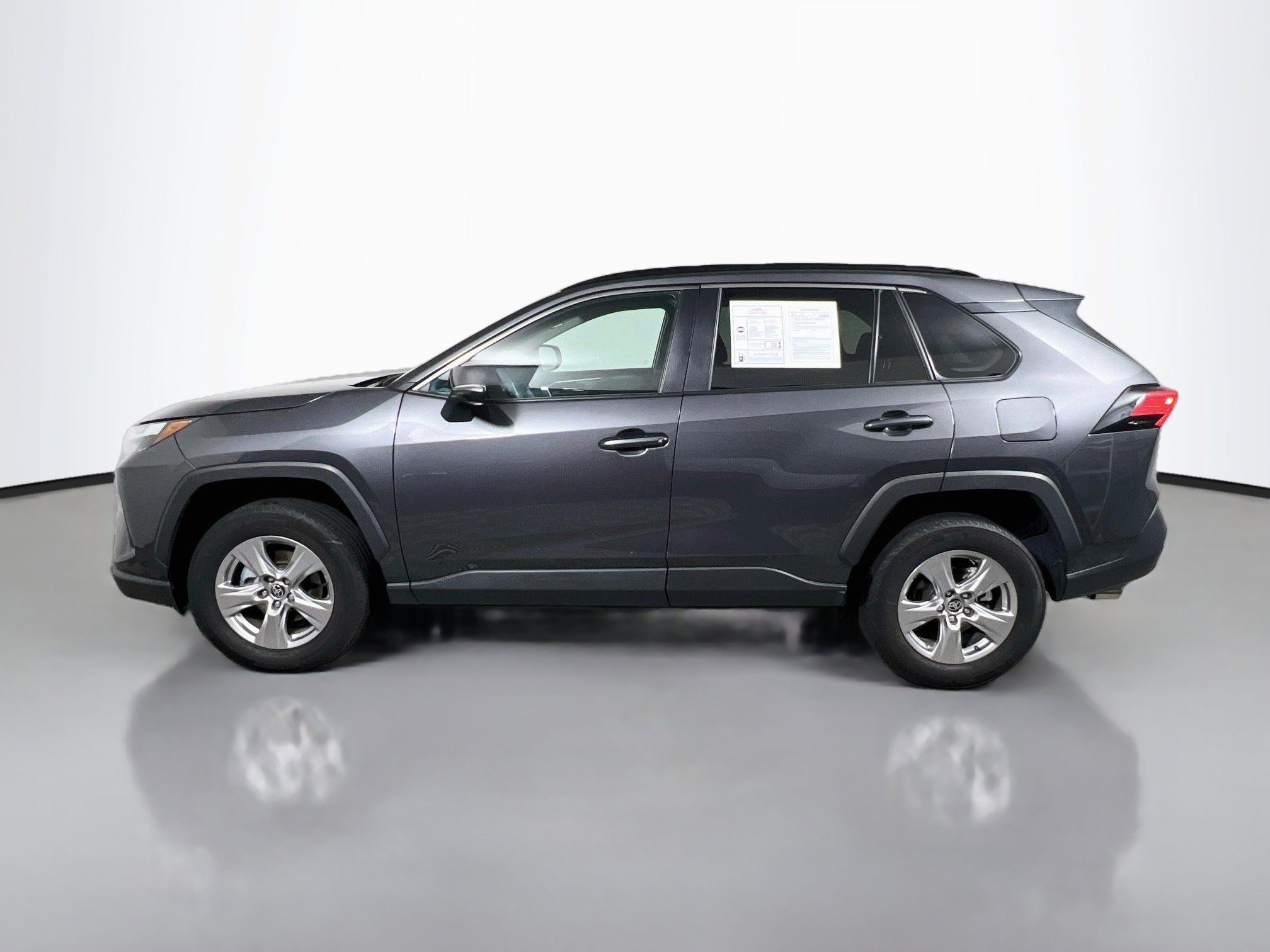 Used 2025 Toyota RAV4 XLE FWD image 9