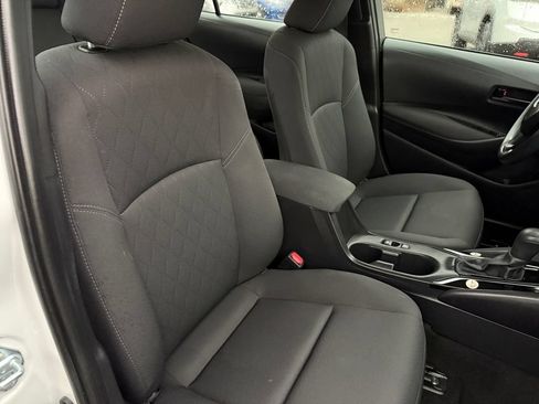 Used 2025 Toyota Corolla LE FWD image 18