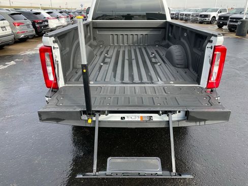 Used 2023 Ford F250 XL w/ FX4 Off-Road Package AWD/4WD image 32