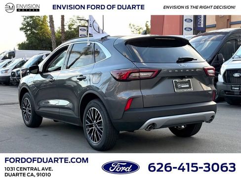 New 2025 Ford Escape SE image 5