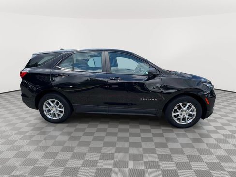 Used 2023 Chevrolet Equinox LS w/ Driver Confidence II Package FWD image 7