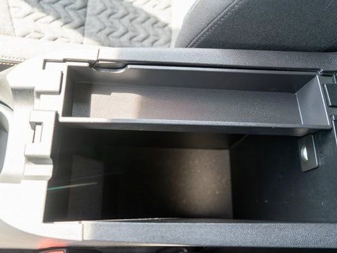 Used 2024 Chevrolet Equinox LT image 32