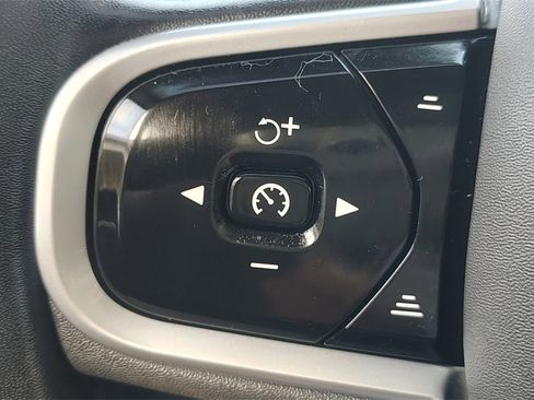 Certified 2023 Volvo XC60 B5 Plus w/ Climate Package image 15