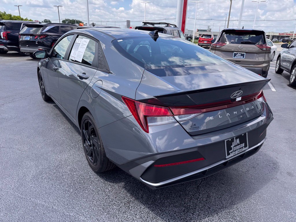Used 2026 Hyundai Elantra Sport FWD image 3
