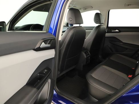 Used 2022 Volkswagen Taos SE image 27