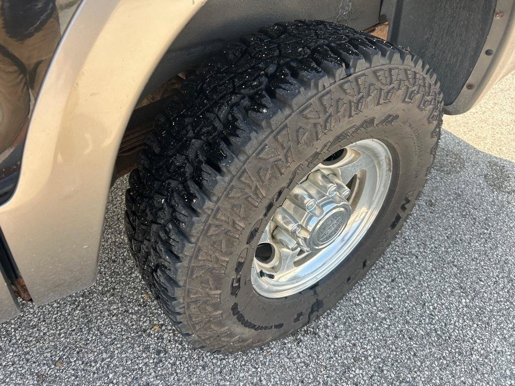 Used 2002 Ford Excursion Limited AWD/4WD image 12
