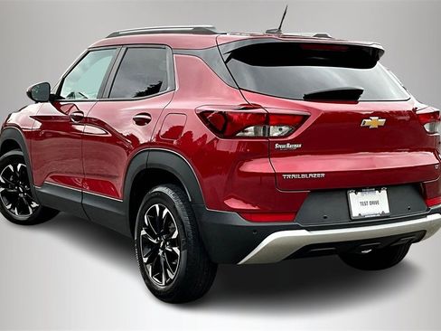 Certified 2021 Chevrolet TrailBlazer LT w/ Driver Confidence Package image 5