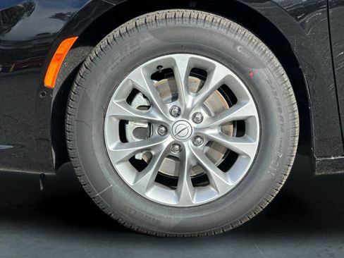 New 2026 Chrysler Pacifica Limited image 26