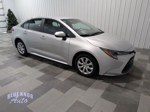 Used 2025 Toyota Corolla LE image 5