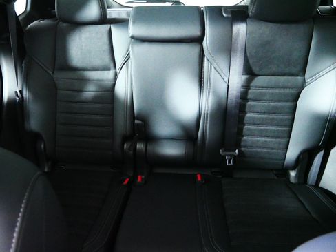 New 2026 Mitsubishi Outlander AWD image 3