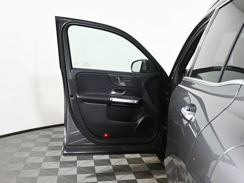 New 2026 Mercedes-Benz GLB 250 4MATIC image 28
