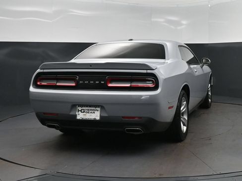 Used 2022 Dodge Challenger SXT RWD image 7