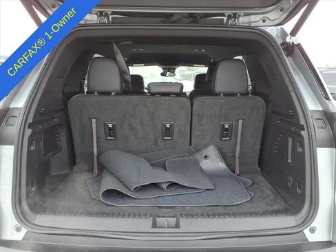 Used 2025 Chevrolet Traverse LT image 10