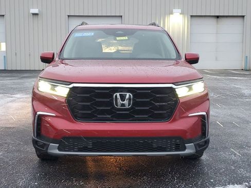 Certified 2023 Honda Pilot Touring image 2