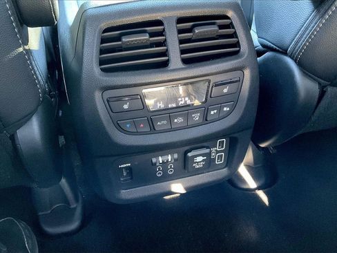 Used 2019 Honda Pilot Elite image 11