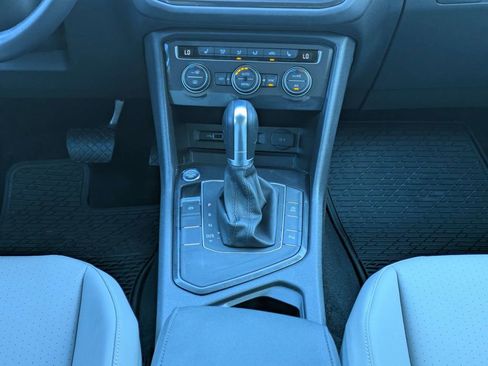 Used 2019 Volkswagen Tiguan SEL FWD image 23