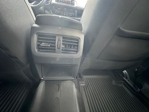 Used 2021 Nissan Rogue S FWD image 29