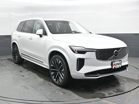 New 2026 Volvo XC90 B6 Plus w/ Protection Package image 4