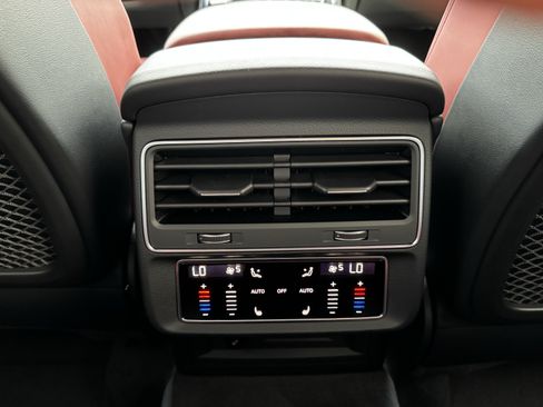 New 2026 Audi SQ7 Premium Plus AWD/4WD image 14