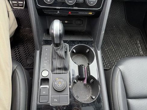 Used 2023 Volkswagen Atlas SEL R-Line image 32