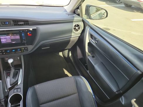 Used 2018 Toyota Corolla SE FWD image 18