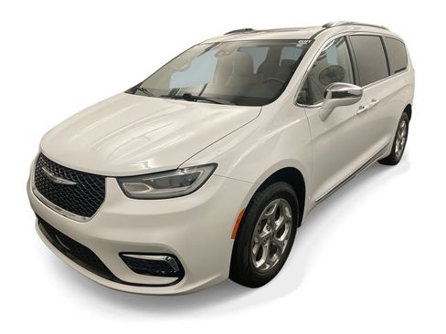 Used 2021 Chrysler Pacifica Limited AWD/4WD image 34