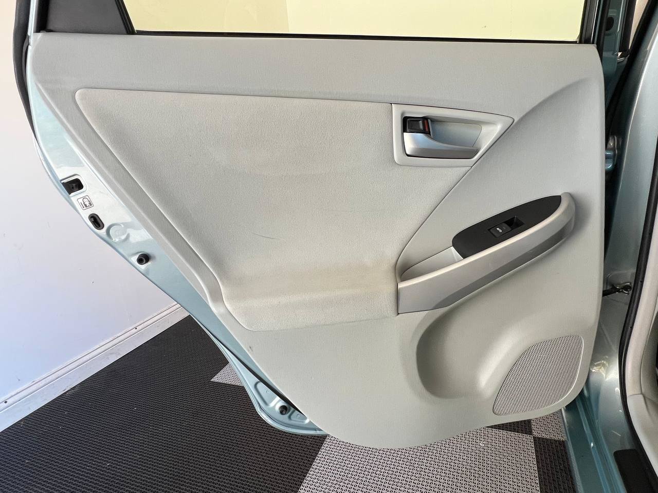 Used 2013 Toyota Prius Two FWD image 9