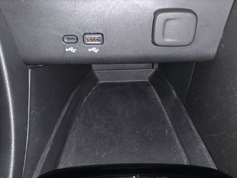 Used 2024 Buick Encore GX Sport Touring image 10