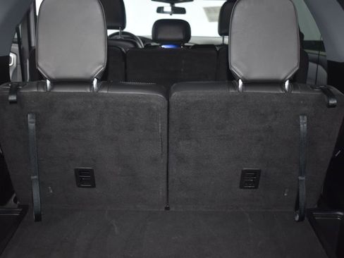 Used 2022 Ford Explorer XLT w/ Equipment Group 202A image 10