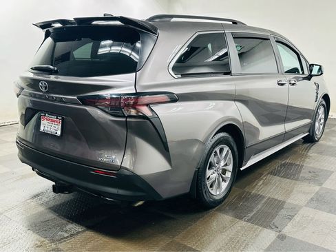Certified 2024 Toyota Sienna XLE w/ XLE Plus Package image 6
