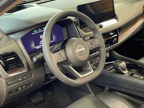 Used 2024 Nissan Rogue Platinum w/ Platinum Premium Package image 13