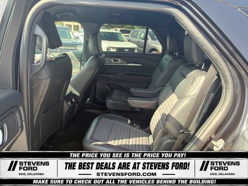 Used 2025 Ford Explorer ST-Line AWD/4WD image 31