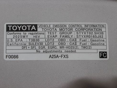 Certified 2025 Toyota RAV4 XLE AWD/4WD image 28