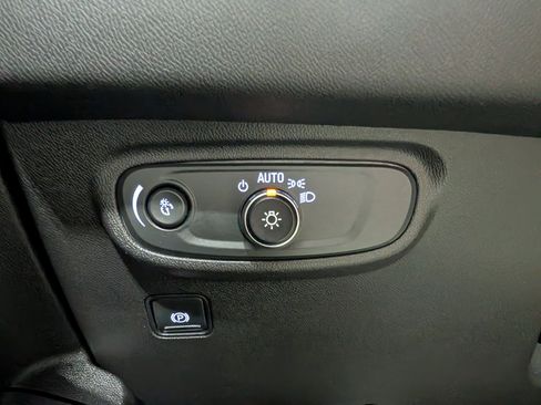 Used 2020 GMC Terrain SLE w/ Driver Convenience Package image 25