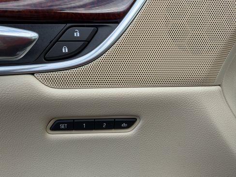 Used 2017 Cadillac XT5 Luxury w/ Driver Awareness Package image 27