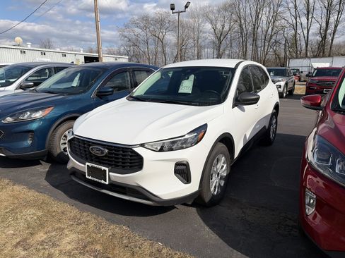 Used 2023 Ford Escape Active AWD/4WD image 4