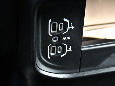 Used 2024 RAM 2500 Big Horn w/ Night Edition image 32