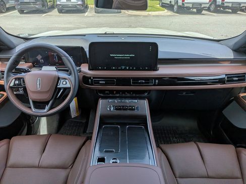 New 2026 Lincoln Aviator Reserve image 9
